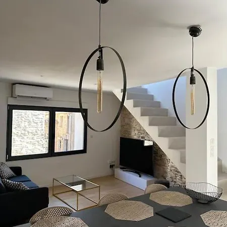 Charmante Maison En Pierre-tavel *